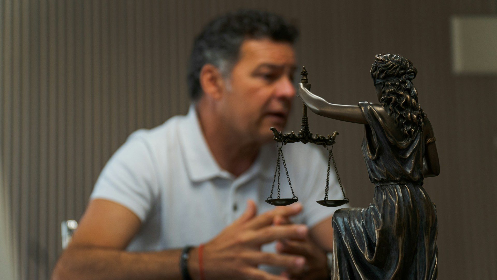 Hire An Attorney: 9 Reasons Why You Should Not Represent Yourself in Court